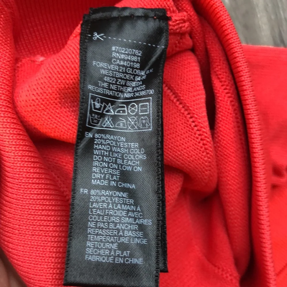 Coral colored mini skirt - Picture 4 of 5